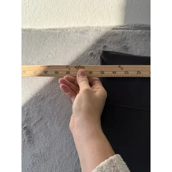 Athleta Gray Women's‎ Leggings Size Large Cropped (22" inseam) Workout - Picture 4 of 7